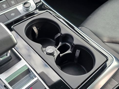 Used 2023 Audi Q8 Premium Plus image 45