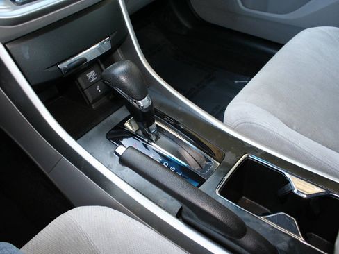 Used 2013 Honda Accord EX image 16