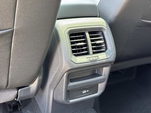 New 2025 Volkswagen Taos SE image 20