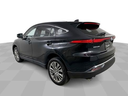 Used 2023 Toyota Venza XLE AWD/4WD image 6