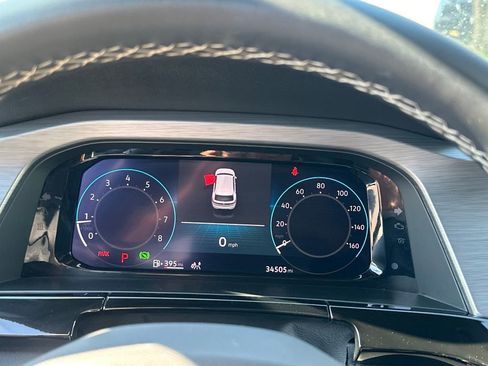 Used 2025 Volkswagen Atlas Cross Sport SE image 14