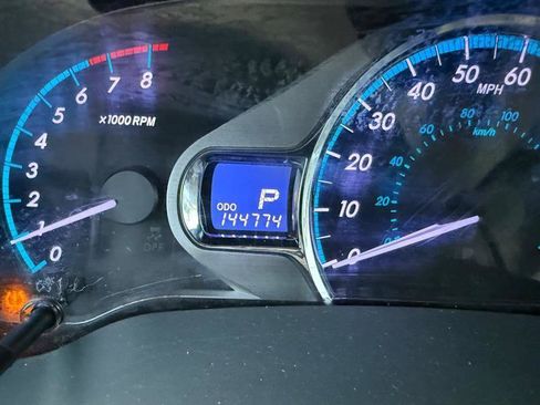 Used 2011 Toyota Sienna XLE AWD/4WD image 21