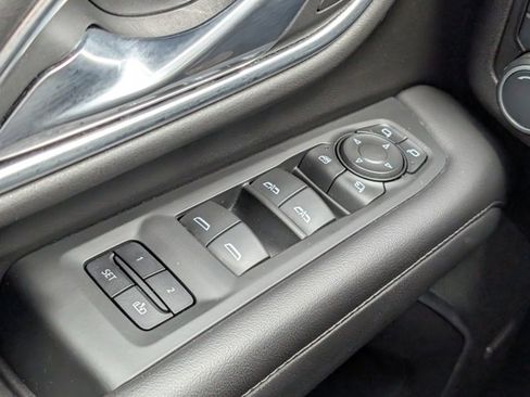 Used 2021 Chevrolet Tahoe LT w/ Luxury Package image 26