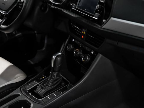 Used 2020 Volkswagen Jetta R-Line w/ R-Line Cold Weather Package FWD image 25