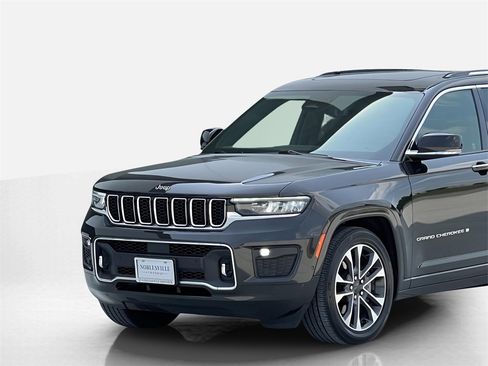Used 2022 Jeep Grand Cherokee L Overland w/ Luxury Tech Group IV image 11