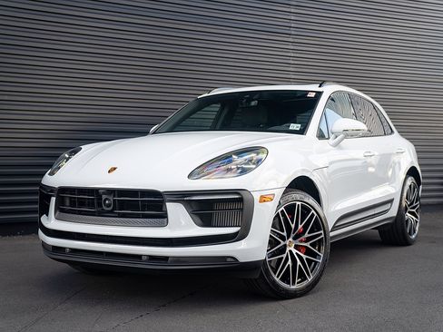 Certified 2026 Porsche Macan S AWD/4WD image 1