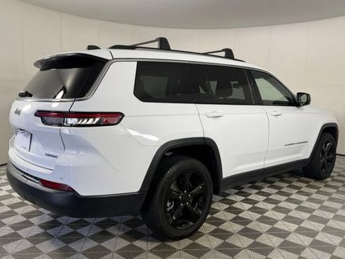 Used 2023 Jeep Grand Cherokee L Laredo RWD image 8