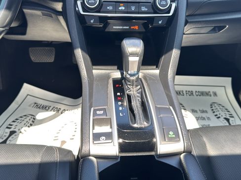Used 2018 Honda Civic Touring image 23