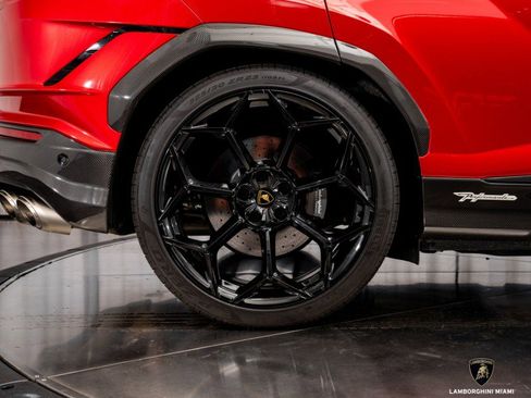 Used 2023 Lamborghini Urus Performante image 24