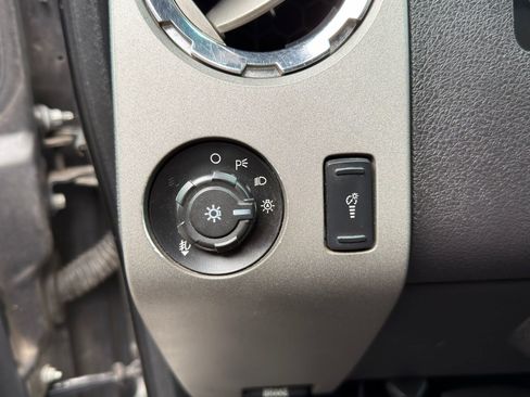 Used 2012 Ford F250 Lariat w/ Camper Pkg AWD/4WD image 16