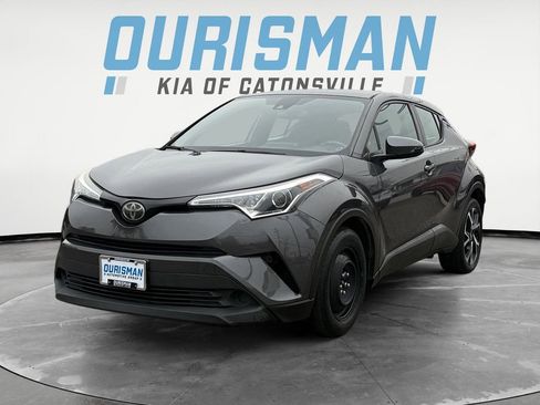 Used 2018 Toyota C-HR XLE image 2