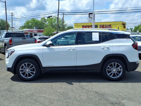 Certified 2022 GMC Terrain SLT w/ Infotainment Package II AWD/4WD image 7