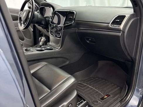 Used 2020 Jeep Grand Cherokee Limited AWD/4WD image 30