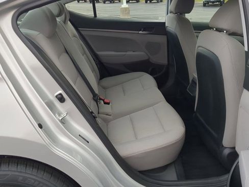 Used 2017 Hyundai Elantra SE image 21