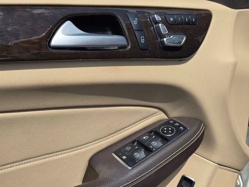 Used 2019 Mercedes-Benz GLE 400 4MATIC image 21