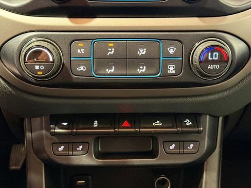 Used 2016 Chevrolet Colorado Z71 AWD/4WD image 14