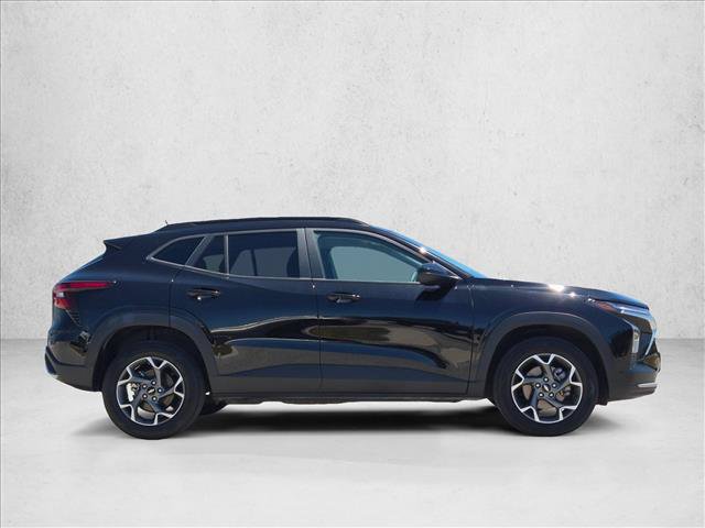 Used 2025 Chevrolet Trax LT FWD image 4