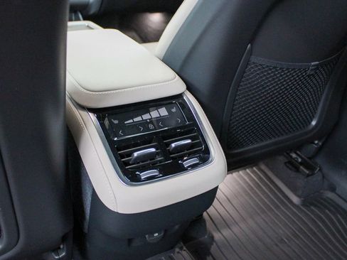 Used 2026 Volvo XC90 B5 Plus w/ Protection Package Premier AWD/4WD image 29