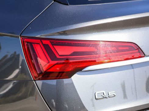Used 2023 Audi Q5 2.0T Premium Plus w/ Premium Plus Package AWD/4WD image 8