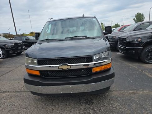 Used 2017 Chevrolet Express 2500 LT w/ LT Preferred Equipment Group RWD image 2