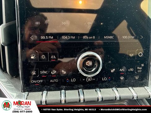 Certified 2025 GMC Acadia Elevation w/ Elevation Premium Package FWD image 12