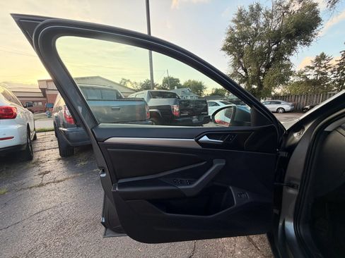 Used 2019 Volkswagen Jetta S FWD image 11