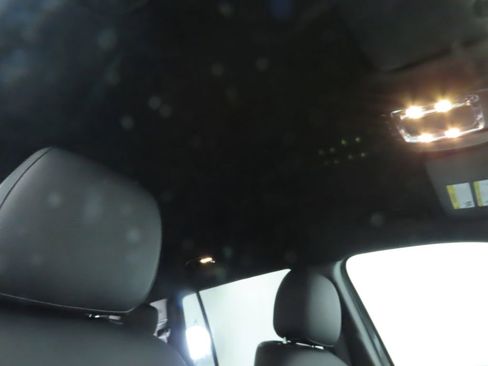 Certified 2025 Mercedes-Benz GLB 250 image 18