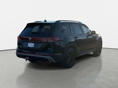 New 2026 Volkswagen Atlas Peak Edition image 5