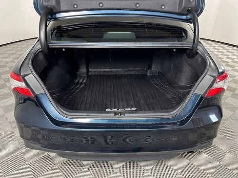 Used 2019 Toyota Camry L image 31