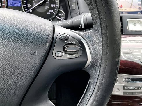 Used 2018 INFINITI Q70 L 3.7 image 29