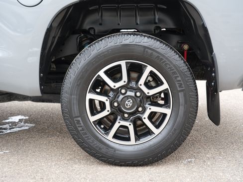 Used 2018 Toyota Tundra Limited w/ Limited Premium Package image 11