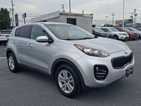 Used 2017 Kia Sportage LX AWD/4WD image 3