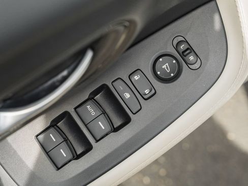 Used 2026 Honda HR-V LX image 36