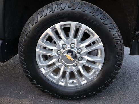 Used 2022 Chevrolet Silverado 3500 High Country w/ Safety Package II AWD/4WD image 44