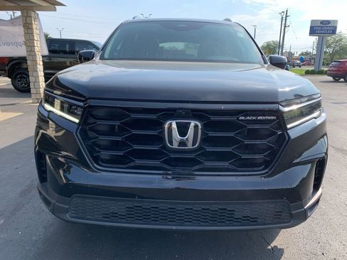 Used 2025 Honda Pilot Black Edition image 8