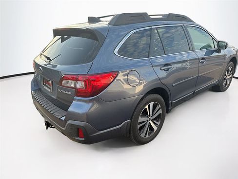 Used 2018 Subaru Outback 2.5i Limited AWD/4WD image 6