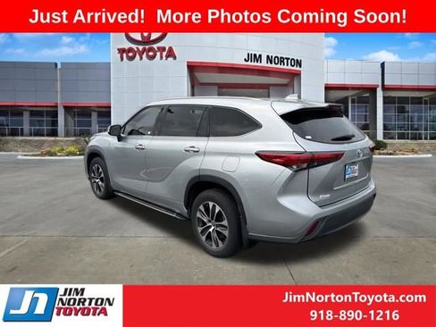 Used 2020 Toyota Highlander XLE image 5
