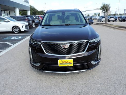 Used 2020 Cadillac XT6 Premium Luxury FWD image 2