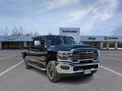 Used 2025 RAM 2500 Laramie AWD/4WD image 1
