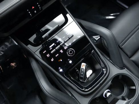 Certified 2026 Porsche Cayenne Coupe AWD/4WD image 28