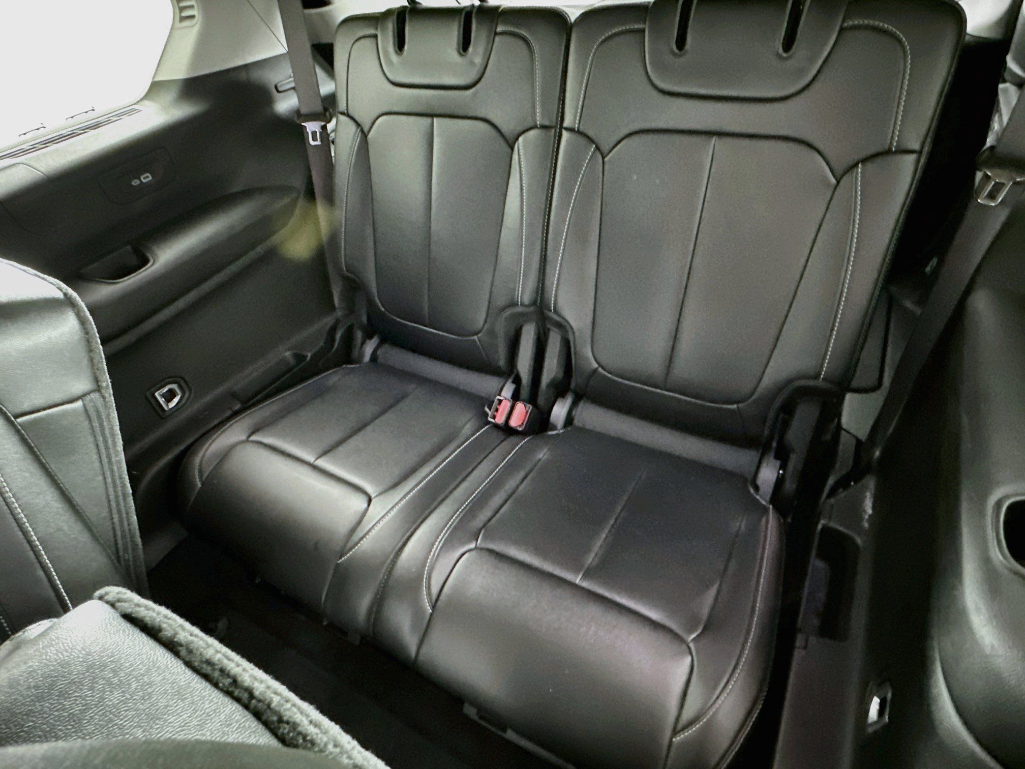 Used 2022 Jeep Grand Cherokee L Limited RWD image 29