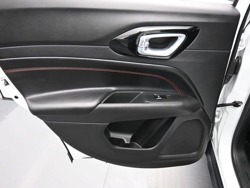 Certified 2023 Jeep Compass Trailhawk w/ Trailhawk Elite Group image 11