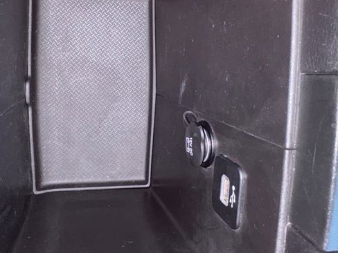 Used 2016 Jeep Wrangler Unlimited Rubicon image 37