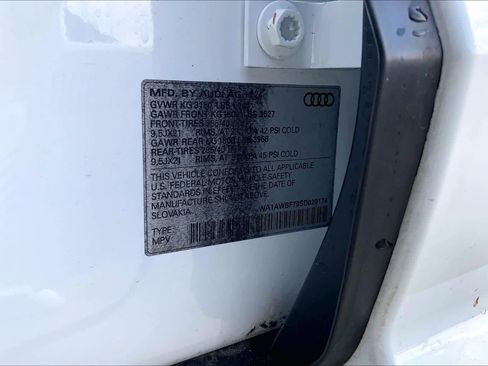 Used 2025 Audi SQ7 Premium Plus w/ Executive Package image 28