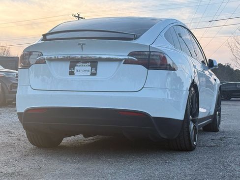 Used 2018 Tesla Model X 75D image 4