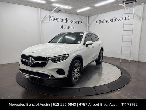 Used 2026 Mercedes-Benz GLC 300 image 3