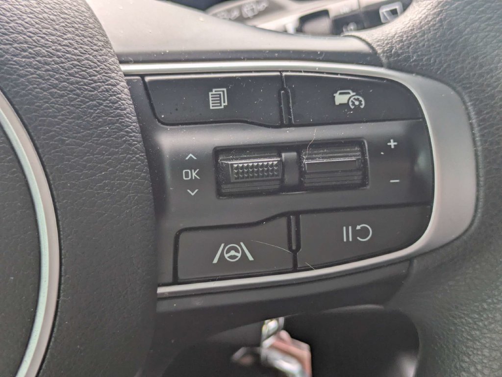 Used 2025 Kia Sportage LX FWD image 23