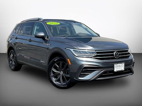 Used 2023 Volkswagen Tiguan SE AWD/4WD image 1