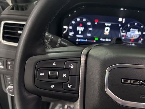 Used 2024 GMC Yukon Denali w/ Advanced Technology Package image 22