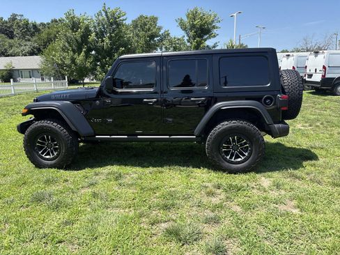 Used 2024 Jeep Wrangler Unlimited Sport AWD/4WD image 8